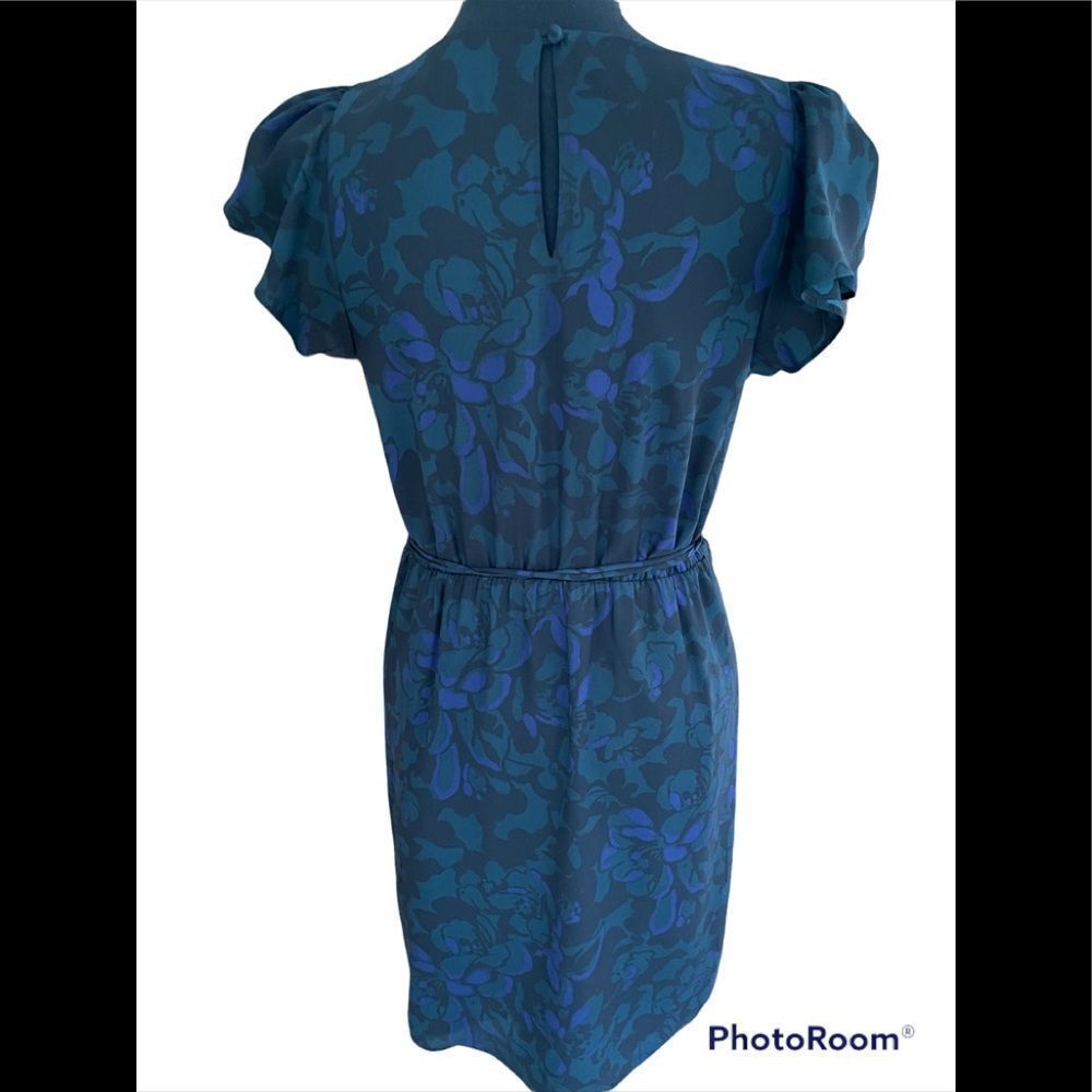 LOFT lined flutter sleeved floral dress, elastic waist with tie, size 4 - Picture 6 of 7